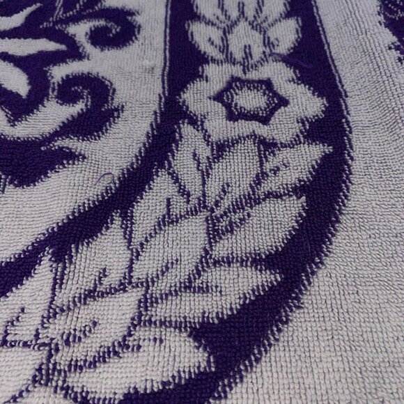 Vintage Fieldcrest Bath Towel Purple White Floral Fringed USA 45 X 25 in Retro - Picture 11 of 16